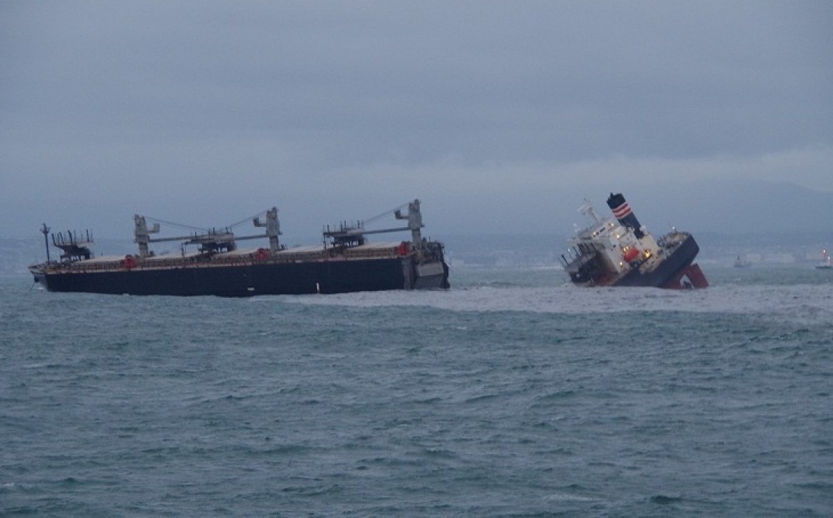 Cargo ship stranded in Japan split in half #6