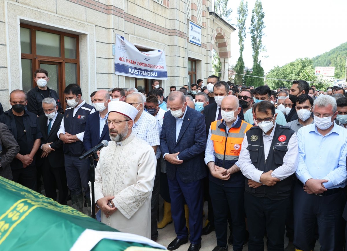Cumhurbaşkanı Erdoğan, Kastamonu daki cenaze törenine katıldı #3