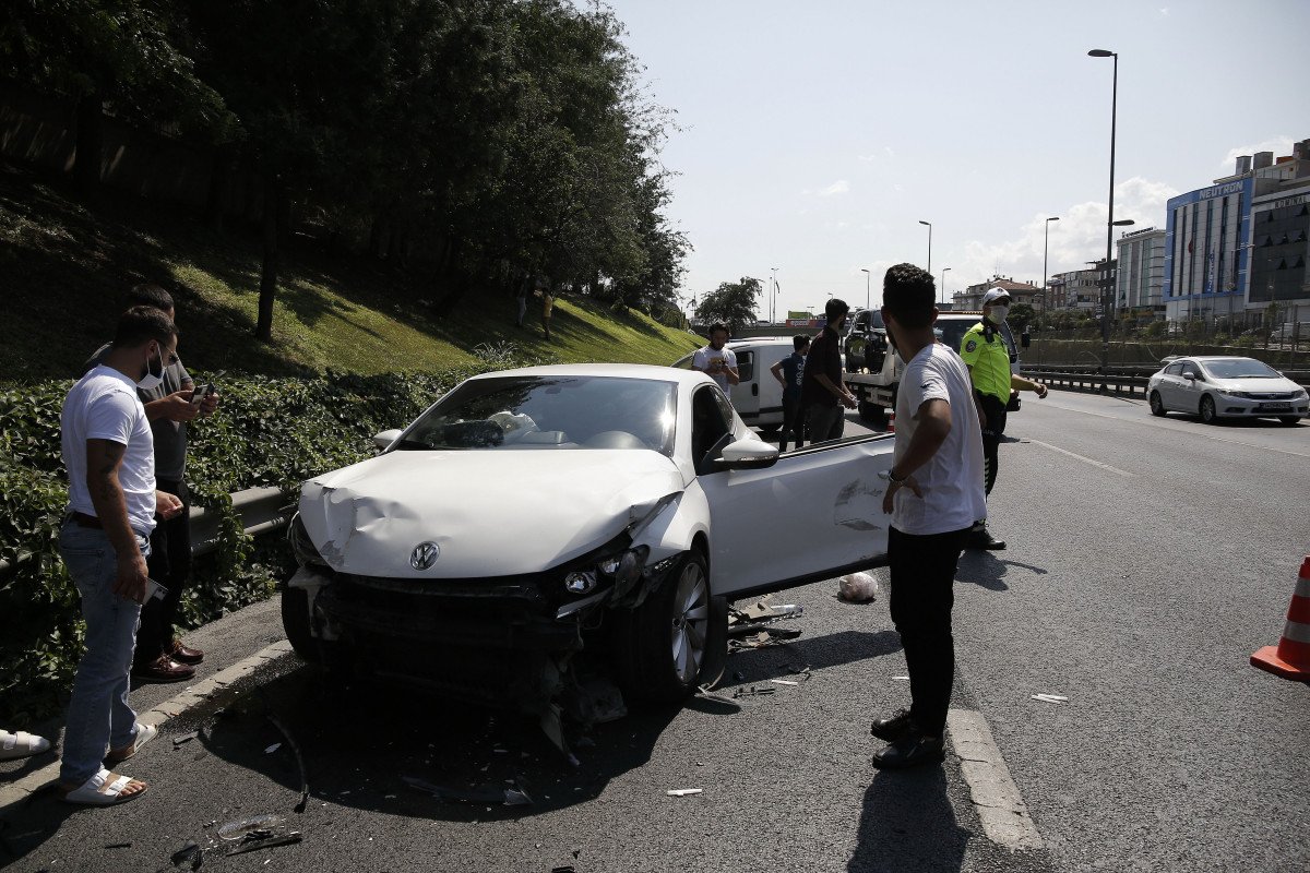 İstanbul’da zincirleme kaza: Trafik allak bullak oldu #7