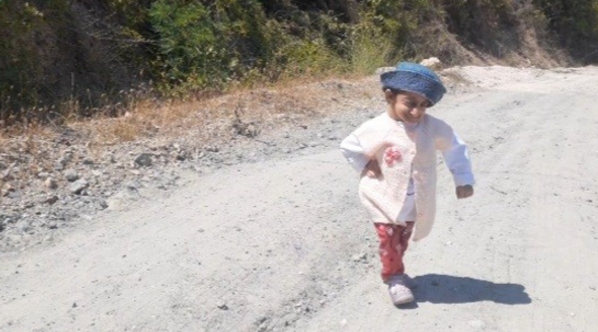 Türkiye nin en kısa boylu kadını: Yokuşları çıkamıyorum #1