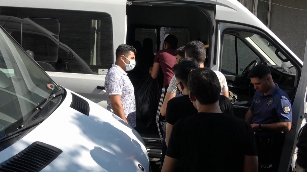 Sultangazi de kaçmaya çalışan kaçak göçmenler yakalandı  #6