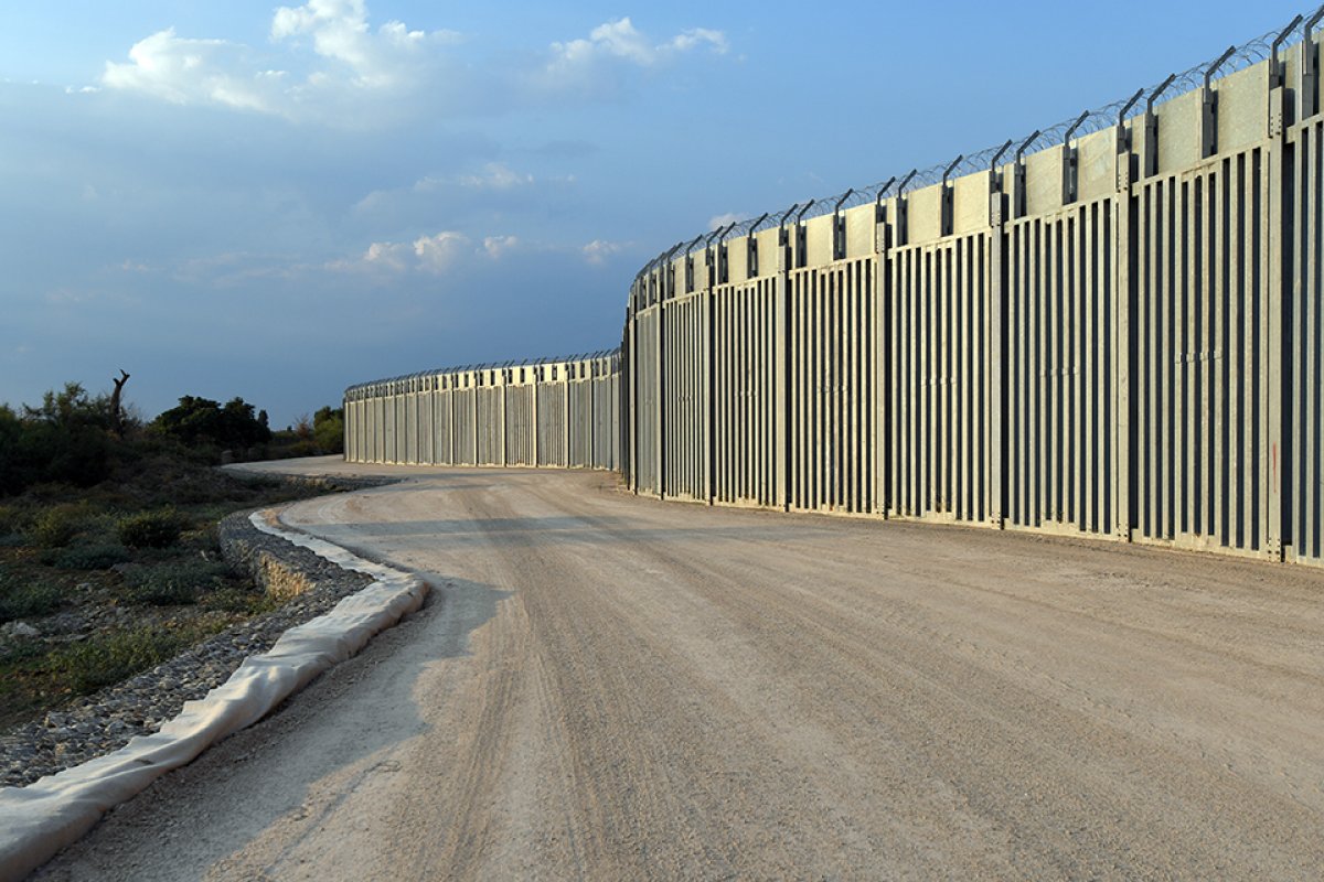 Steel wall from Greece to the Turkish border #2