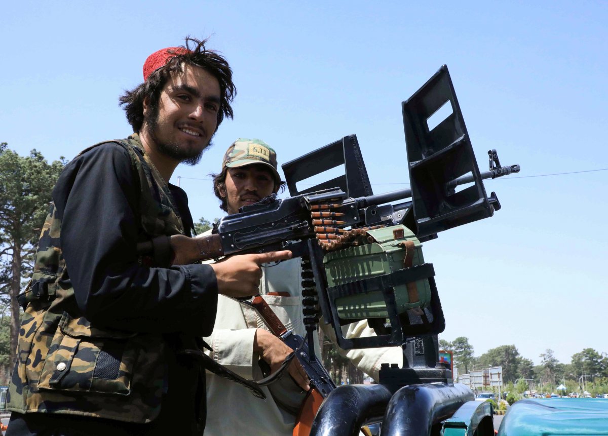 The Taliban entered Kabul: Posters in the streets began to be taken down #2