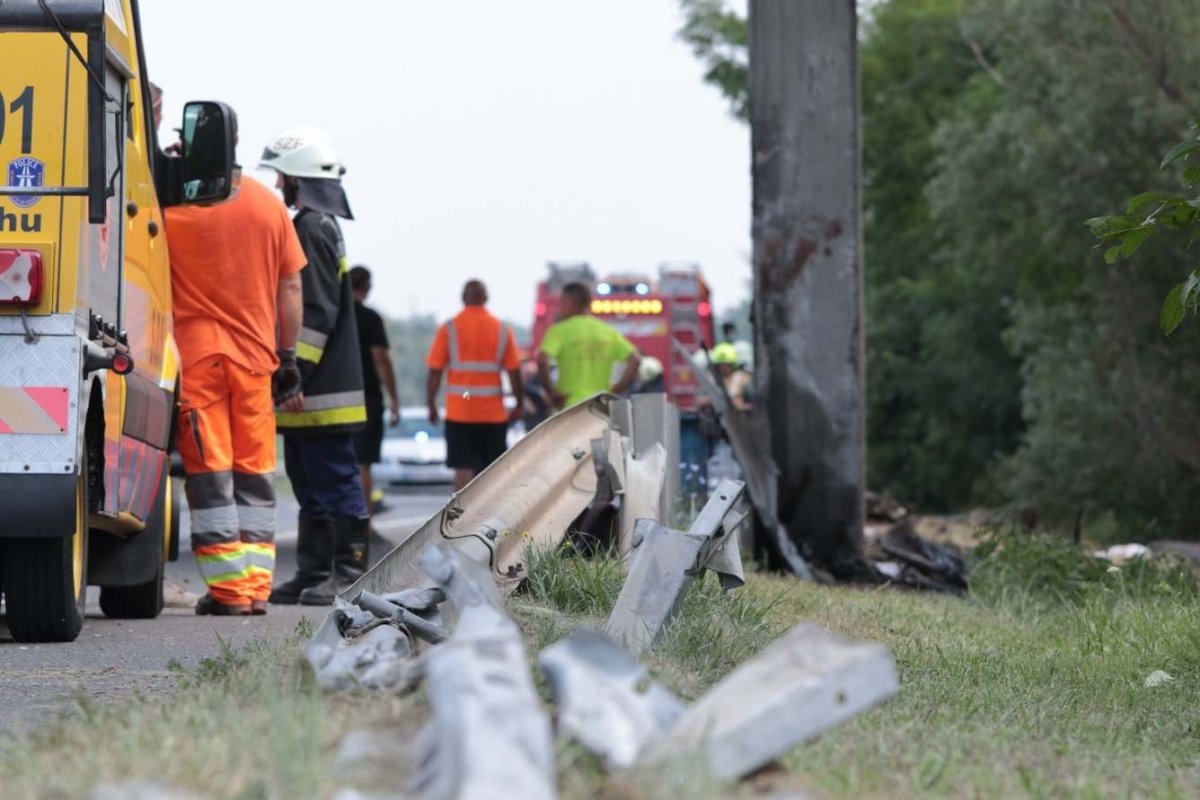 Bus accident in Hungary: 8 dead, 48 injured #3