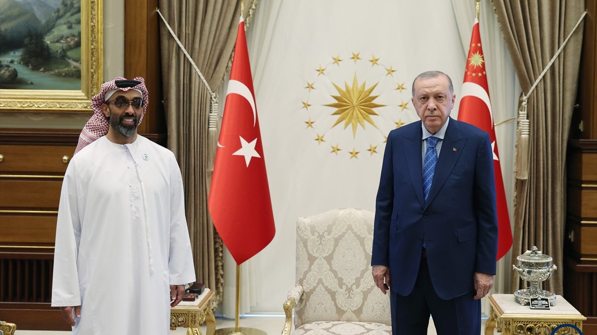 Cumhubaşkanı Erdoğan, BAE Ulusal Güvenlik Danışmanı'nı kabul etti