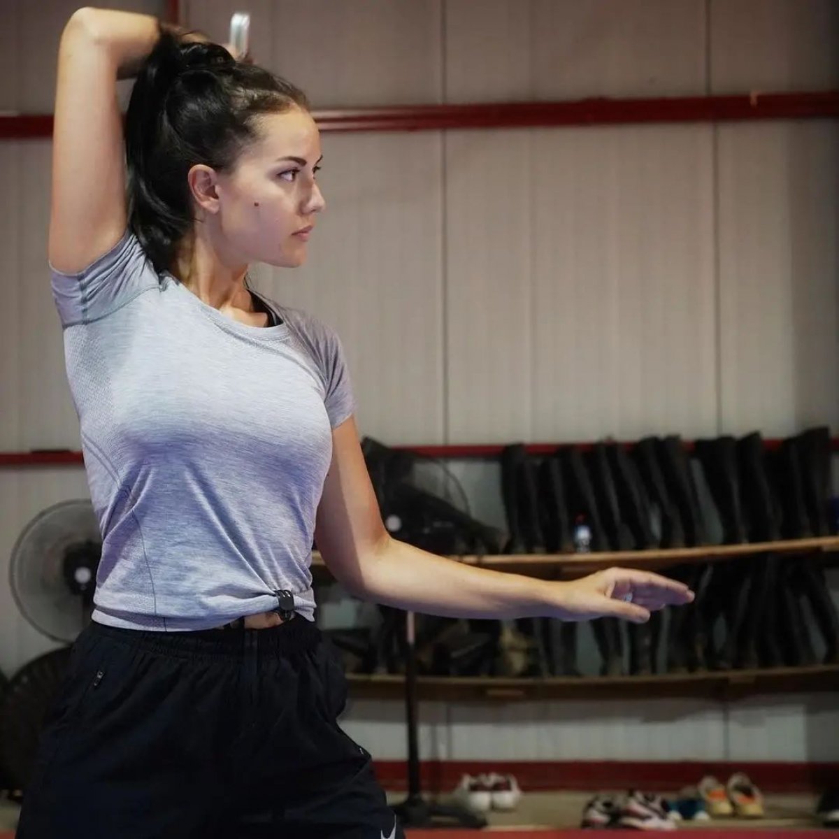 Fahriye Evcen yeni rolü için eğitimde #1