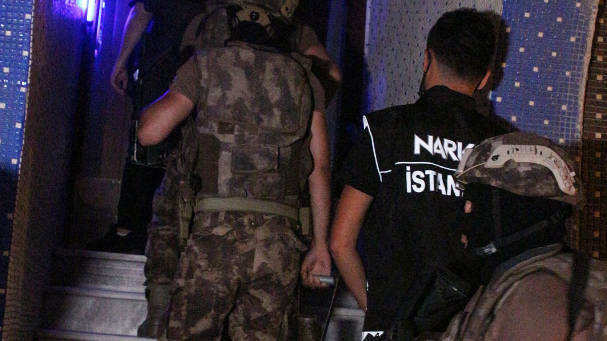 İstanbul'da uyuşturucu operasyonu: 22 adres arandı