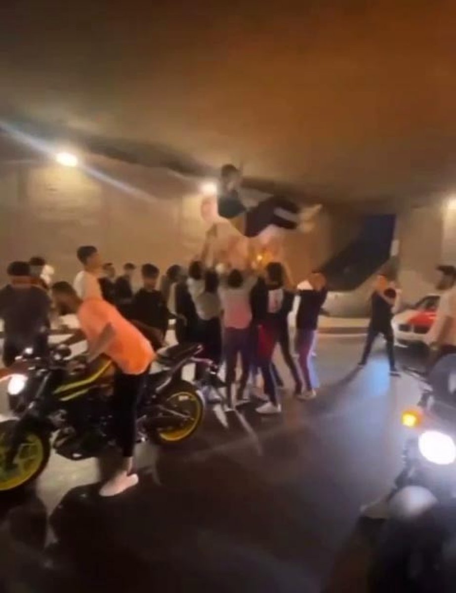 Esenyurt ta asker eğlencesindeki magandalar, lastik yaktı #1