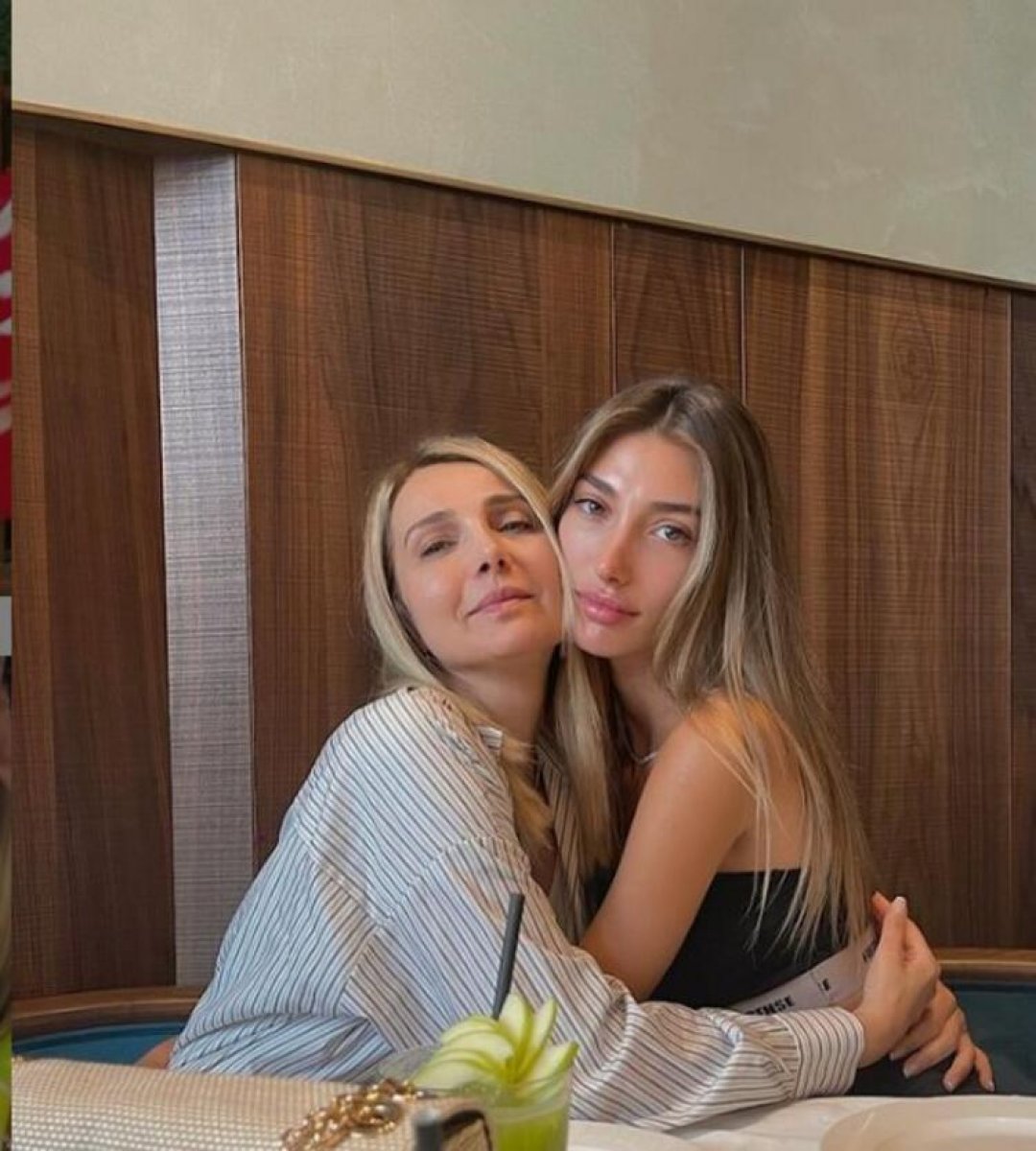 Şevval Şahin in annesi genç kızlara taş çıkarttı #1