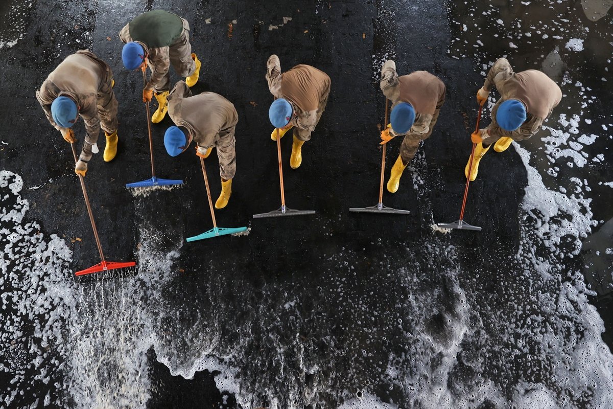 Kastamonu da komandolar, camiyi su ve köpükle yıkadı #11