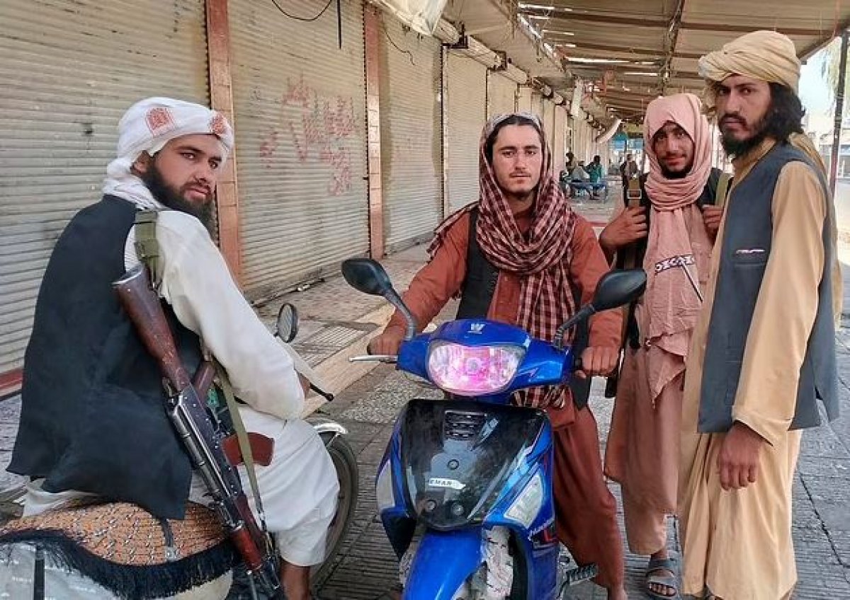 Taliban, giyim tarzını değiştirdi #7