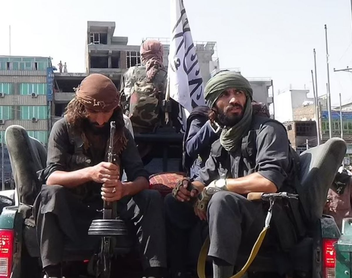 Taliban, giyim tarzını değiştirdi #4