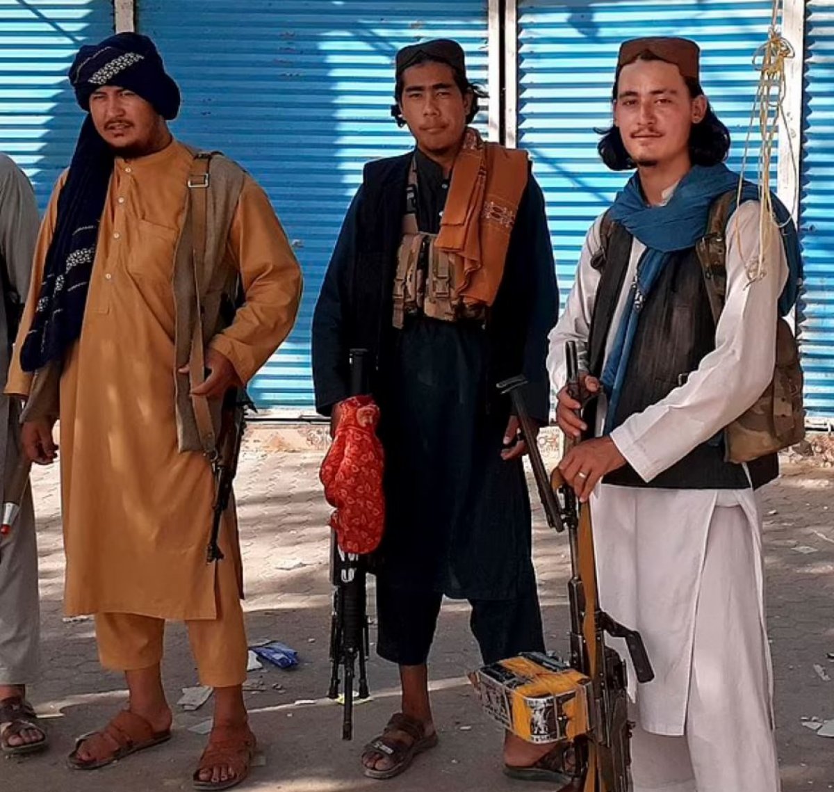 Taliban, giyim tarzını değiştirdi #8