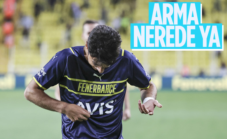 Fenerbahçe'nin golünü atan Muhammed Gümüşkaya sevinirken armayı bulamadı