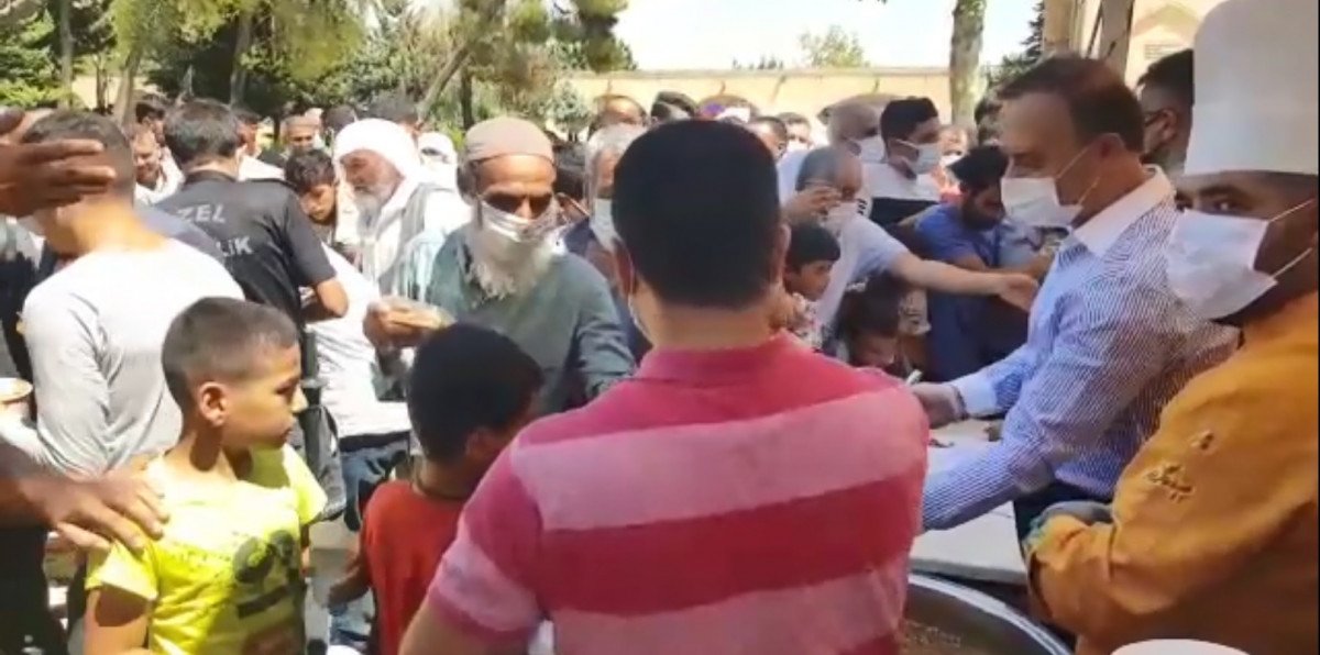 Şanlıurfa’da aşure dağıtımı sırasında izdiham #3