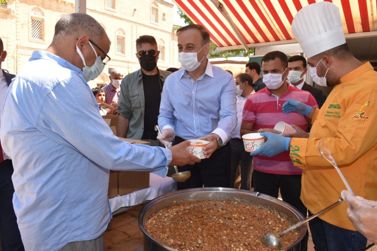 Şanlıurfa’da aşure dağıtımı sırasında izdiham #4