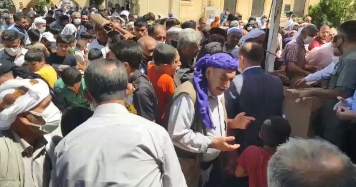 Şanlıurfa’da aşure dağıtımı sırasında izdiham #1