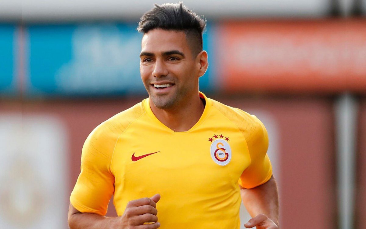 Radamel Falcao ayrılmıyor #2