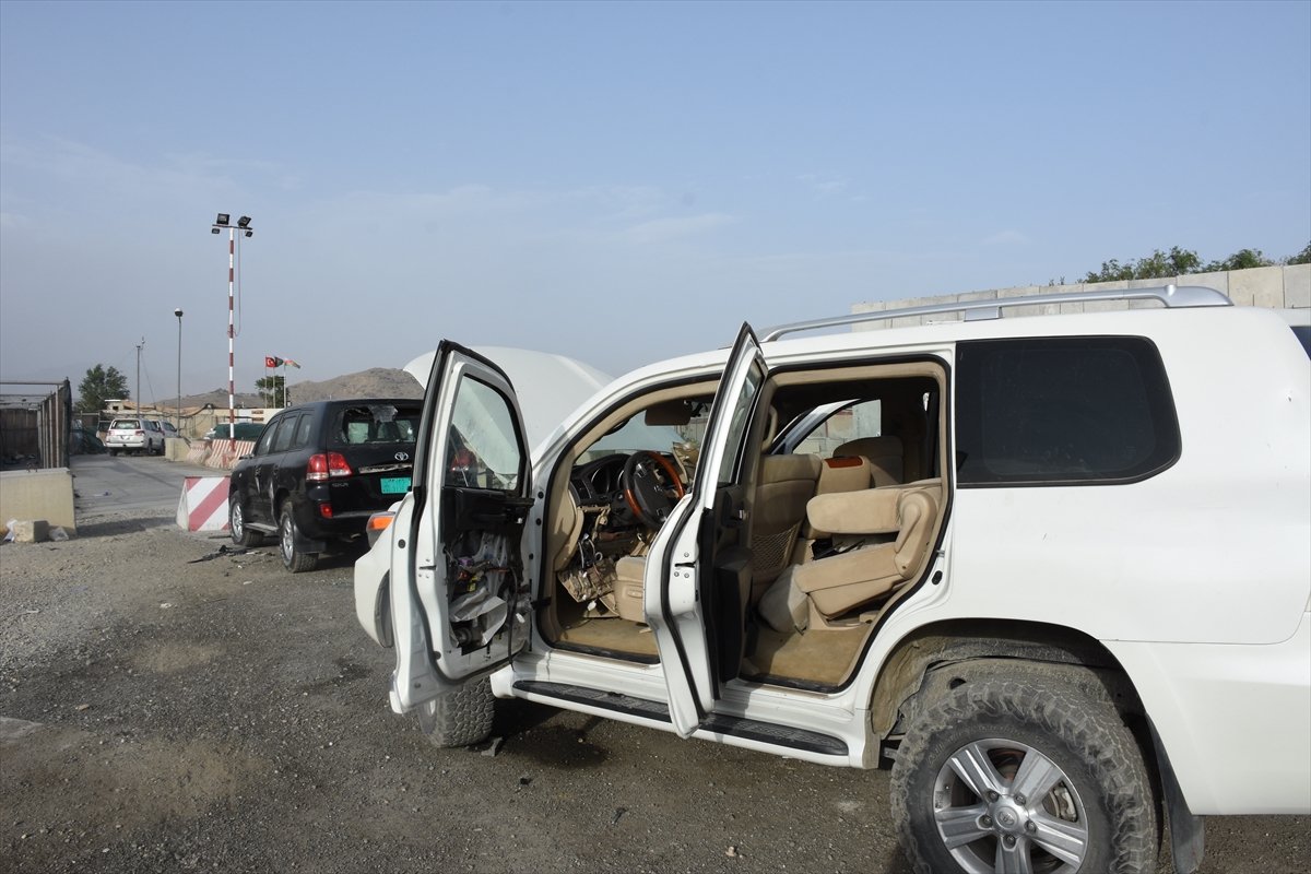 Evacuation stampede in Kabul scrapped vehicles #1