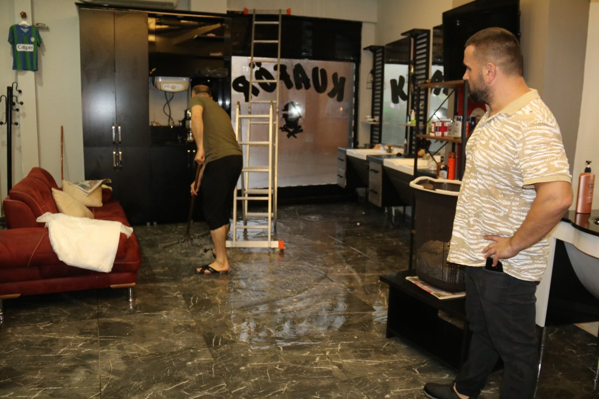 Rize’de sağanak yağış etkili oldu #1