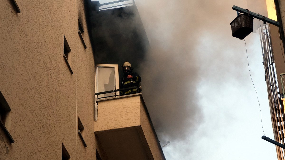 Antalya da film izler gibi yangını seyrettiler #1