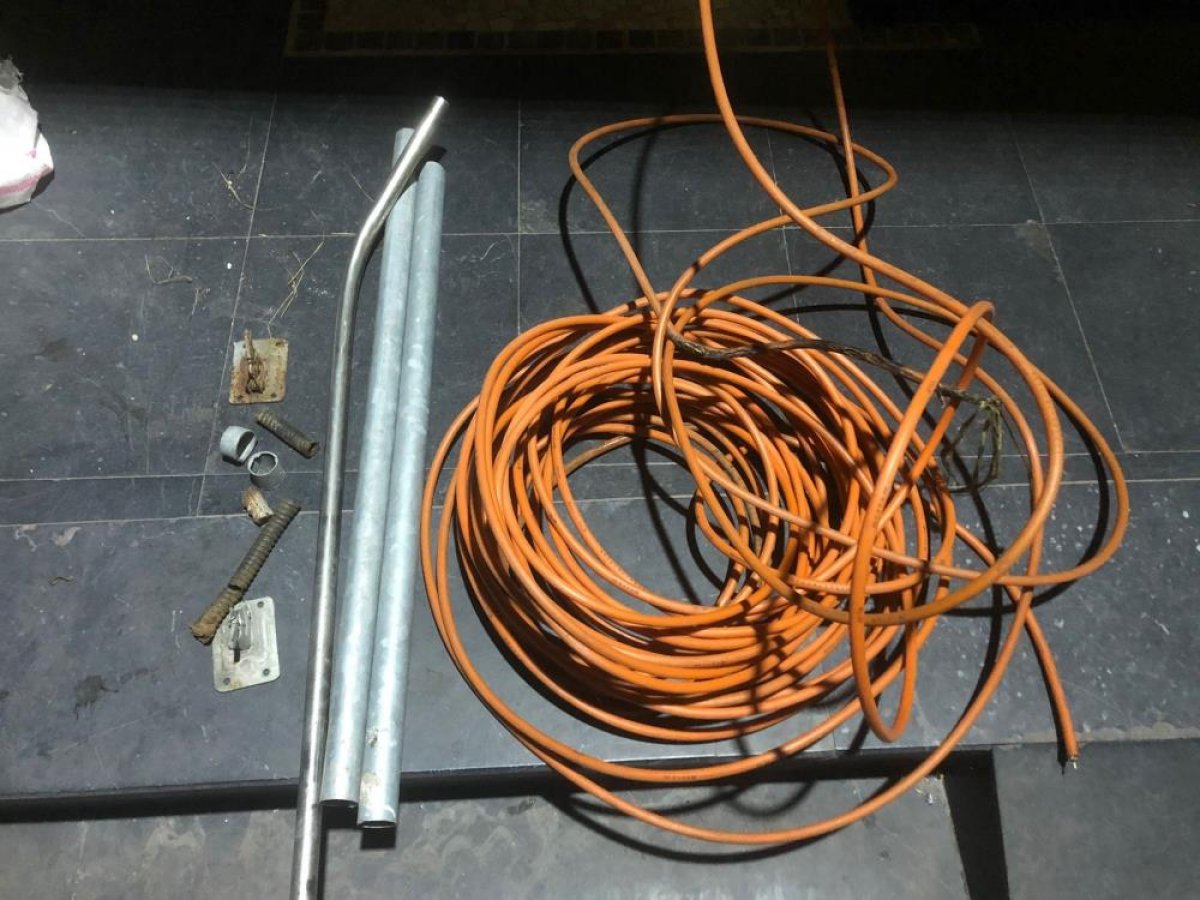 Kağıthane metrosuna intihar ihbarı için giden polis, hırsızı suçüstü yakaladı #2