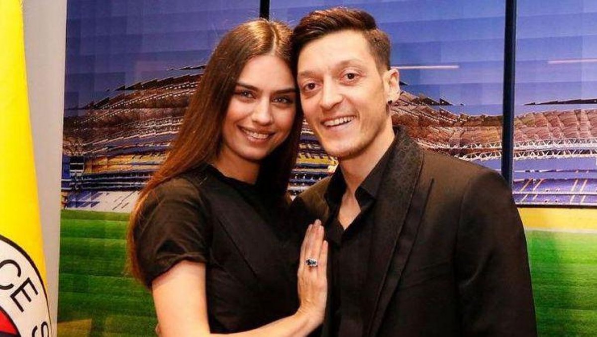 Amine Gülşe eşi Mesut Özil için takım değiştirdi  #5