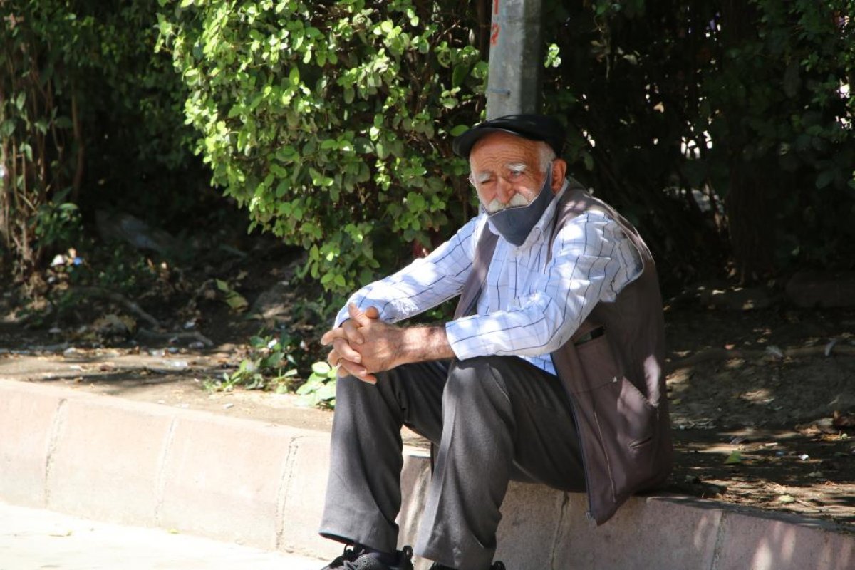 Elazığ’da sıcak havalar mevsim normallerinin üzerinde seyrediyor #7