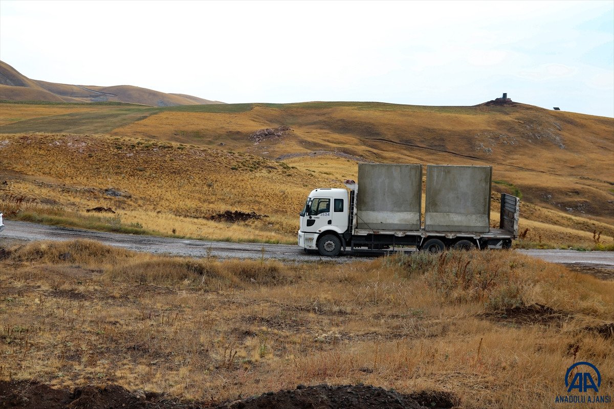 Türkiye-İran sırında duvar örme çalışmaları devam ediyor #25