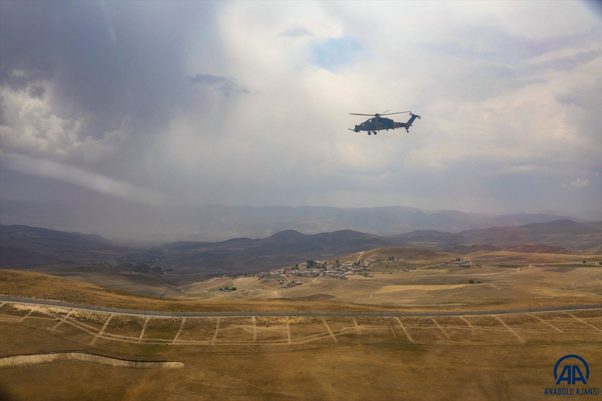 Türkiye-İran sırında duvar örme çalışmaları devam ediyor #22