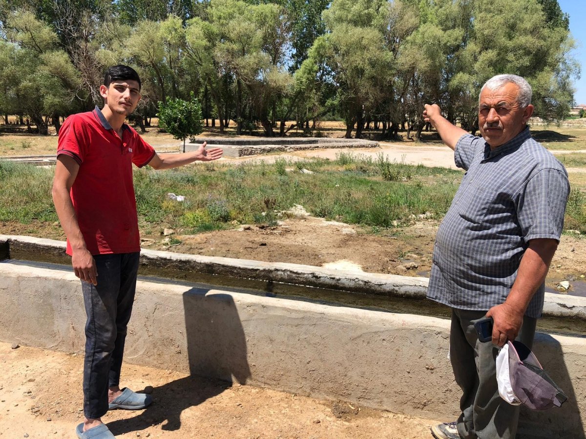 Afyonkarahisar’da 150 yıllık pınar kurudu #1