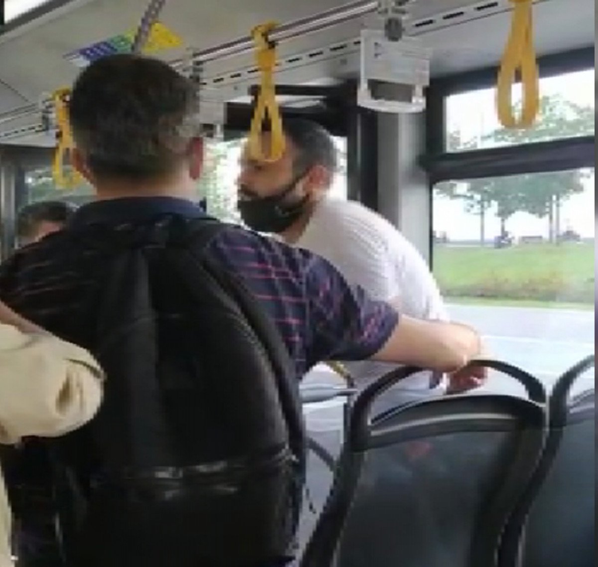 İstanbul da otobüste maske takmama kavgası #5