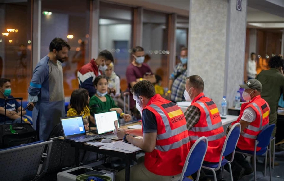 Almanya, Afganistan daki 2 binden fazla kişiyi tahliye etti #1