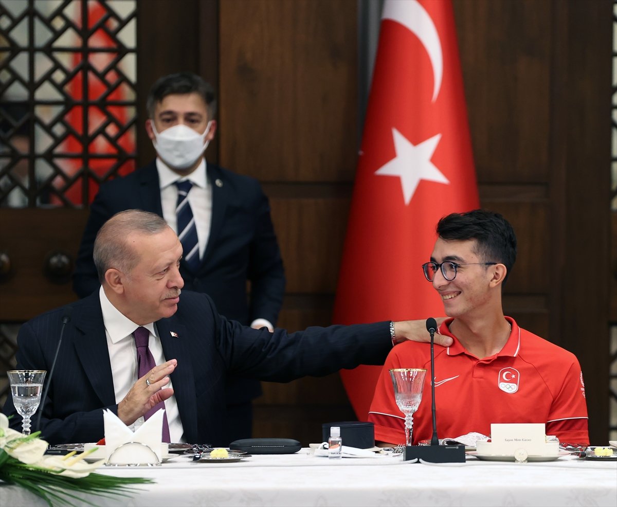 Cumhurbaşkanı Erdoğan, milli sporcularla bir araya geldi #8