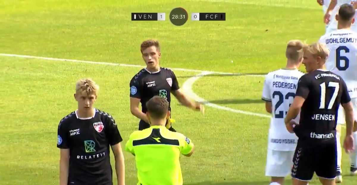 Danimarka 1. Ligi’nde yanlış düdük çalan hakemin mahcubiyeti #4