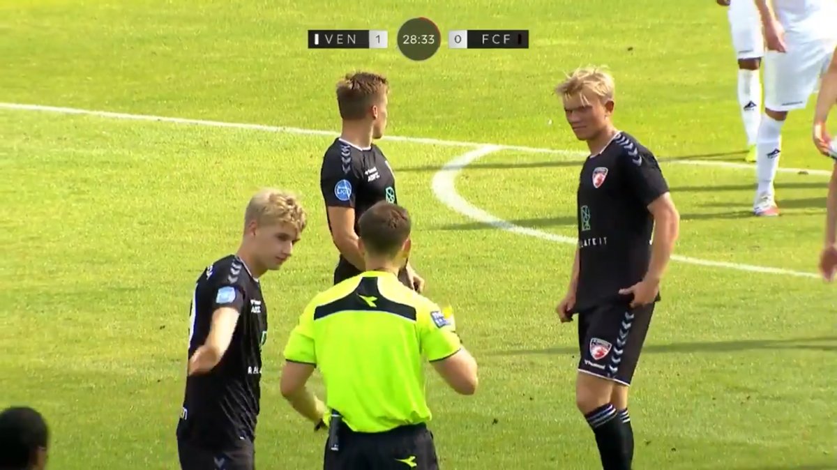 Danimarka 1. Ligi’nde yanlış düdük çalan hakemin mahcubiyeti #3