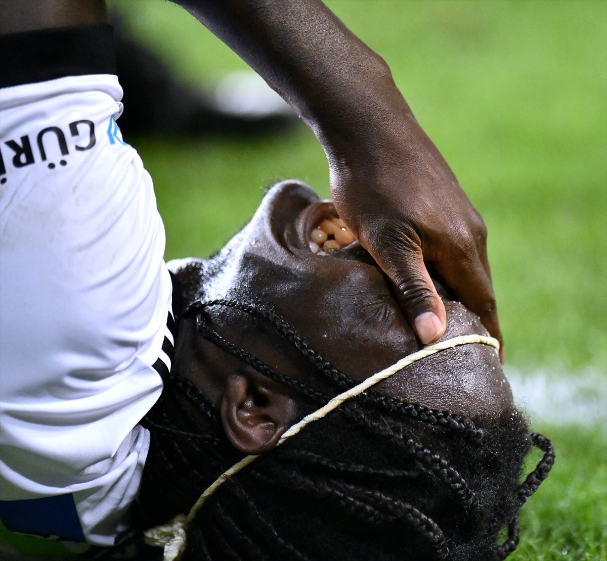 Necip Uysal, N Sakala nın baygınlık anını anlattı #1