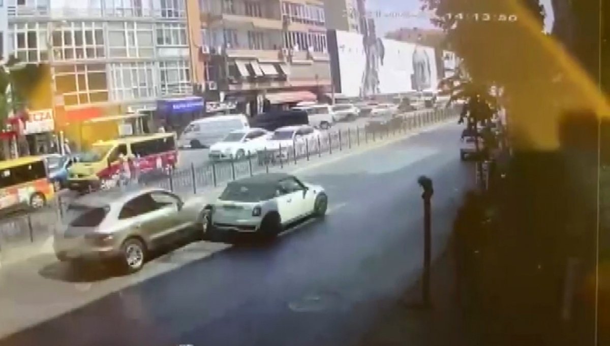 Kadıköy de hatalı sollama ortalığı savaş alanına çevirdi #1