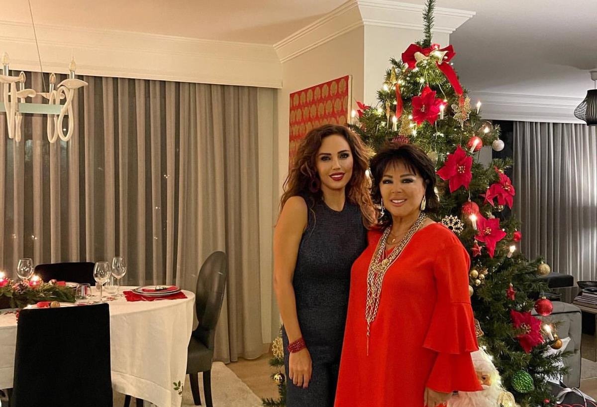 Klipte karşılıklı oynadı, görenler şaştı kaldı! İşte Safiye Soyman ın kızı... #6