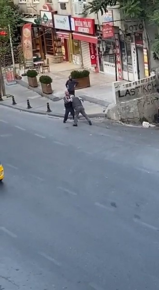 Ümraniye’de yaşlı adamların kavgası  #2