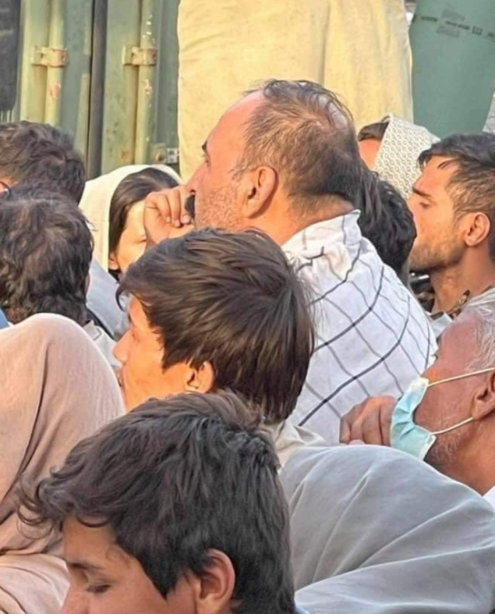 Eski Afgan Ordusu komutanı Kabil Havalimanı nda #1