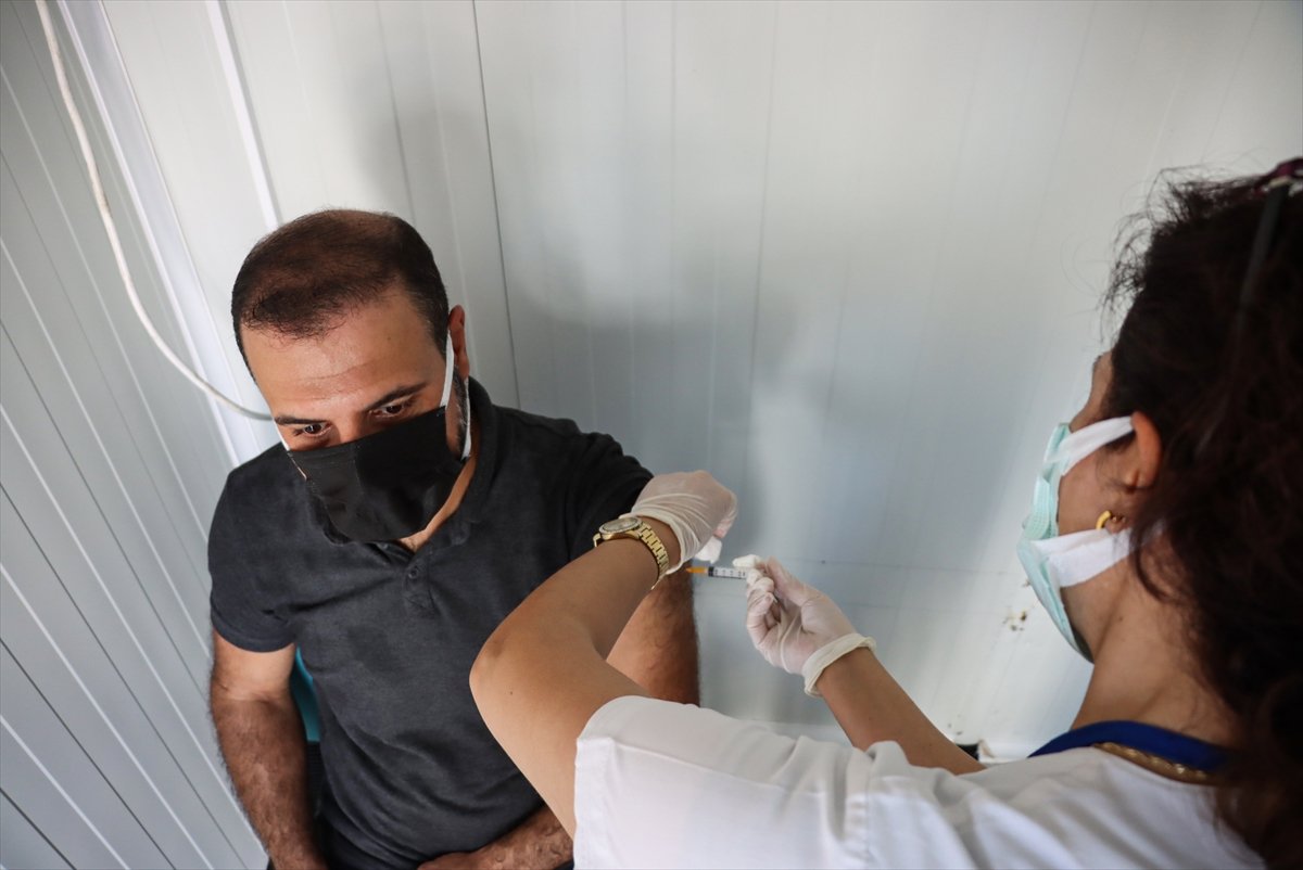Türkiye de uygulanan toplam aşı miktarı 90 milyon dozu geçti #2