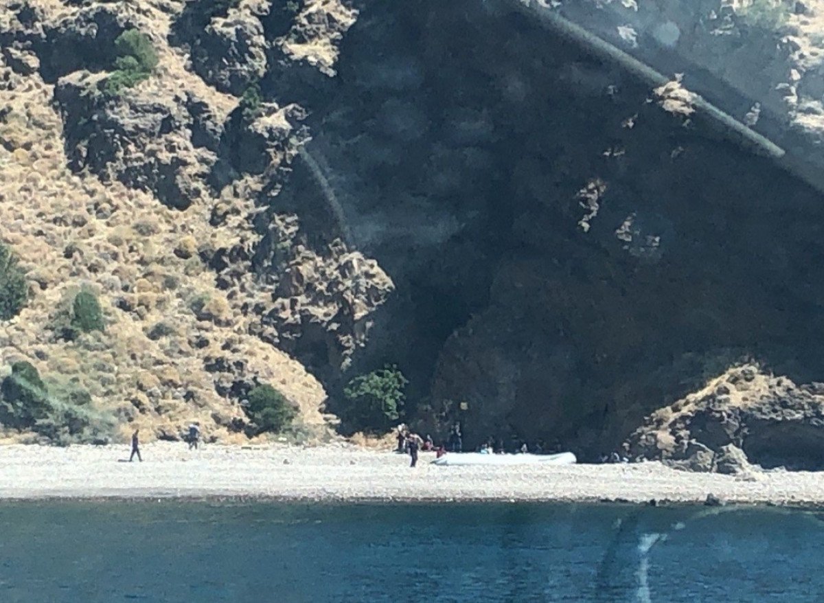 Ayvacık’ta Yunanistan ın ölüme terk ettiği 52 kaçak göçmen kurtarıldı #3