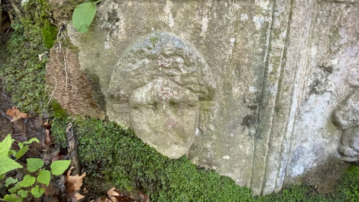 Bursa’da Roma döneminden kalan lahit, çeşme olarak kullanılıyor #2