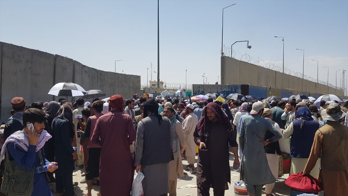 Kabil deki havalimanında 4 Afgan askeri yaşamını yitirdi #1