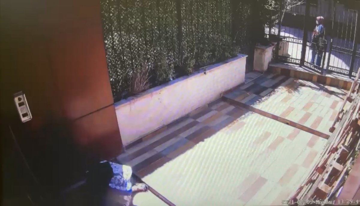 Kağıthane’de, kadın hırsızın çelik kasa ile imtihanı kamerada #1