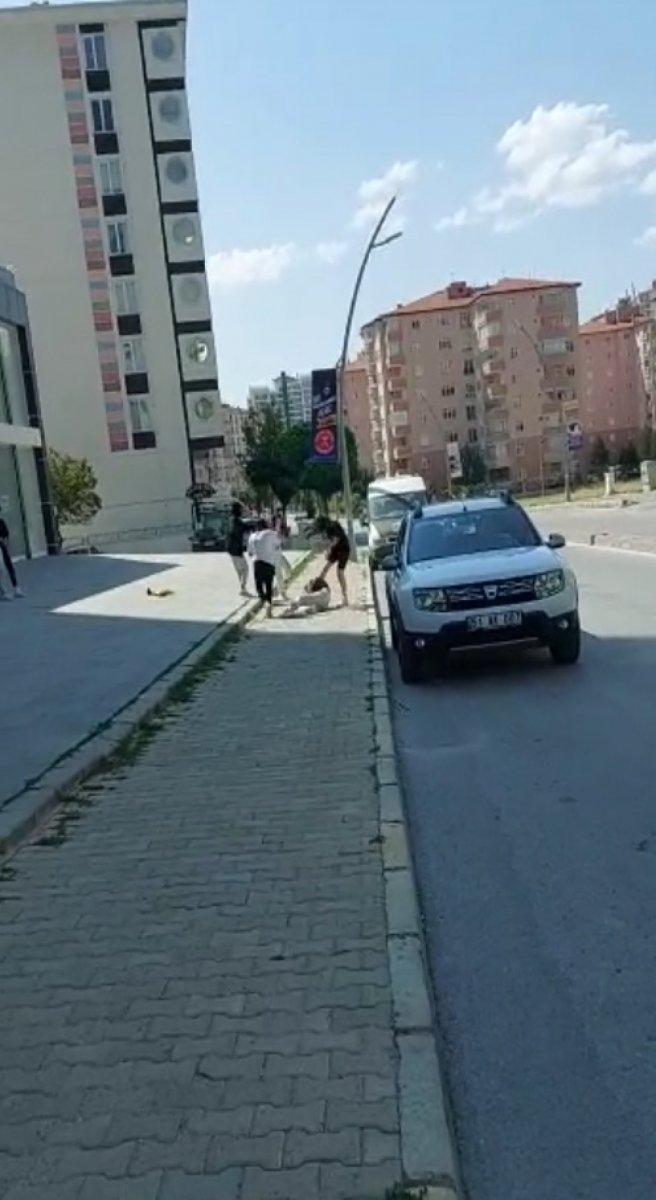 Niğde de genç kızların sokak kavgası #3