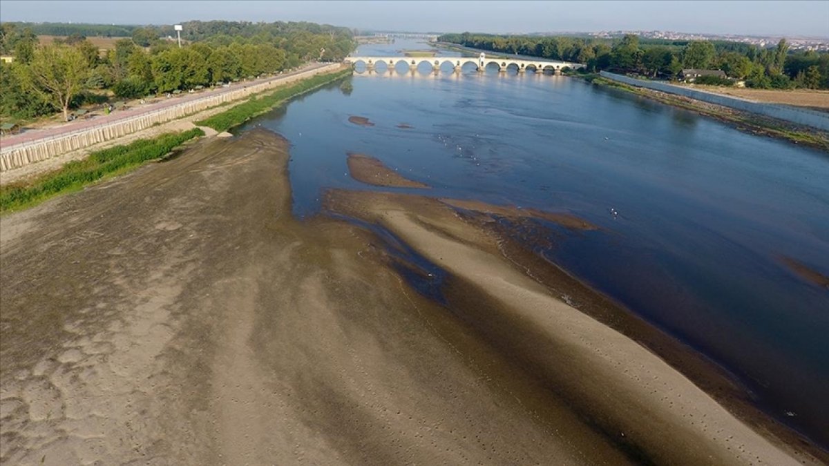 Kuraklık nedeniyle Meriç ve Tunca nehirlerindeki kum adacıkları genişliyor #1