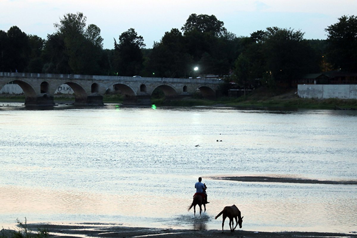 Kuraklık nedeniyle Meriç ve Tunca nehirlerindeki kum adacıkları genişliyor #3