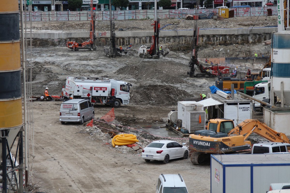 Yeni yapılar kazıklarla kayalara sabitlenecek #4